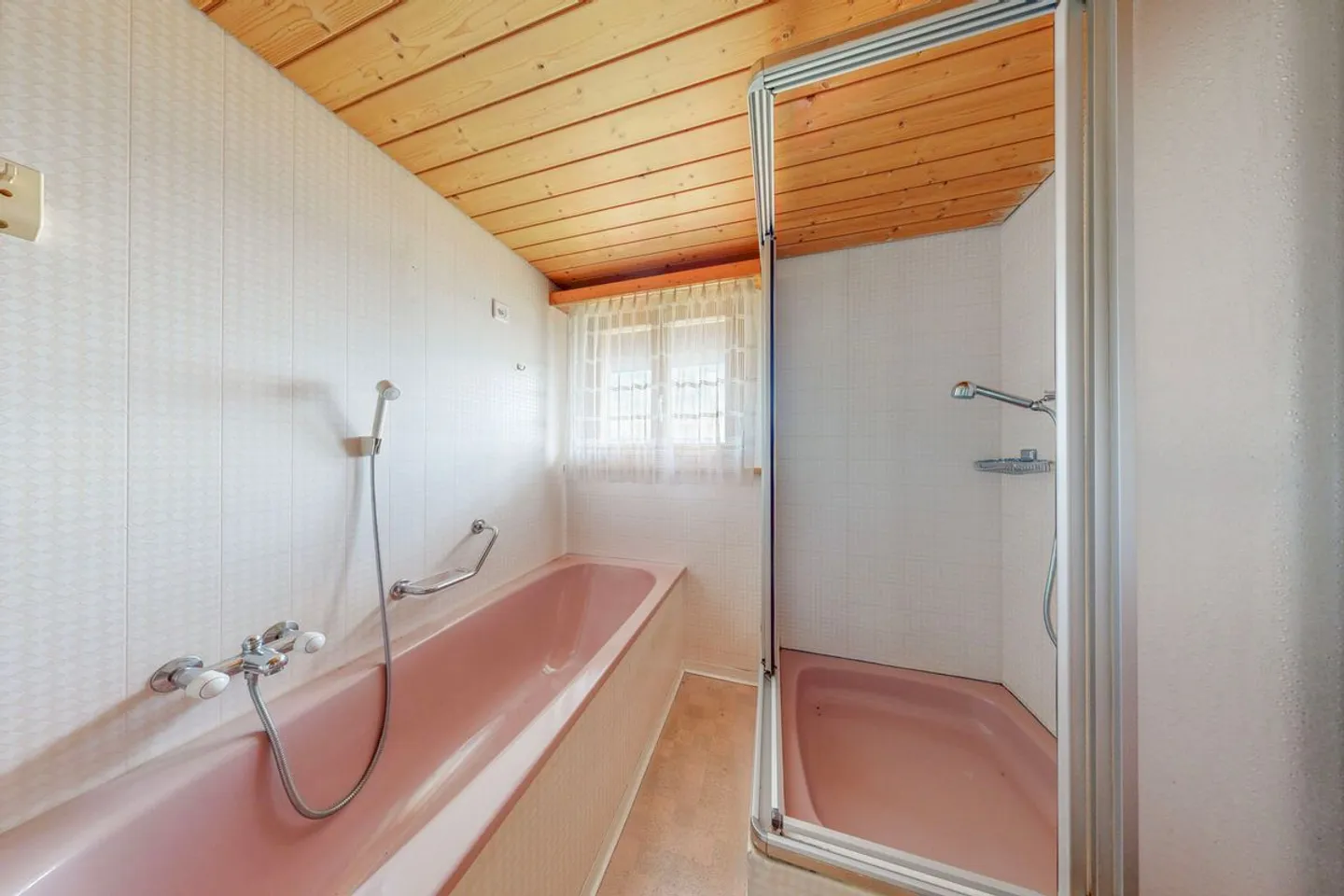 Casa unifamiliare accogliente con vista mozzafiato a Reute - Foto 9 di 13