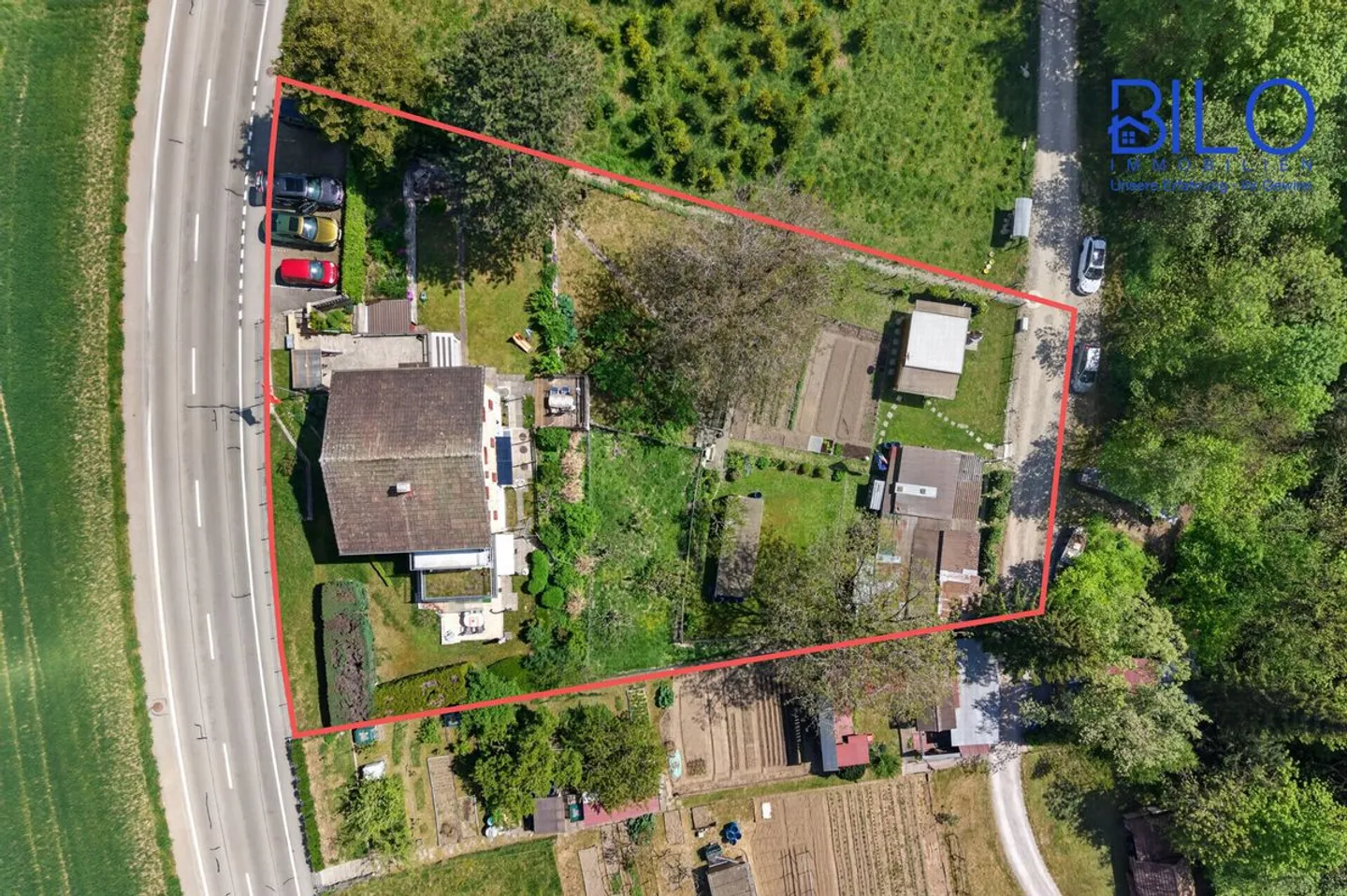 Geräumiges Familienhaus mit Garten - Foto 13 von 13