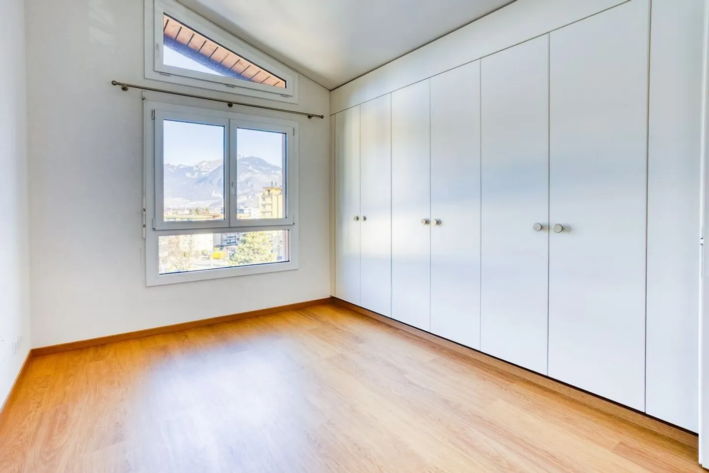 DUPLEX LUMINEUX AUX VOLUMES GÉNÉREUX - Photo 8 of 10