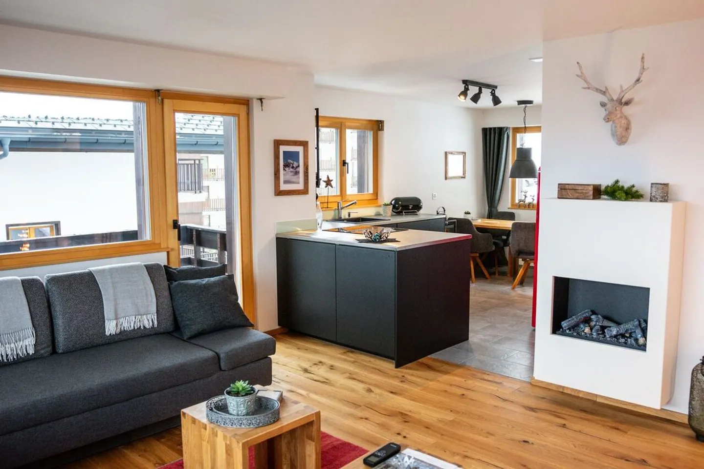 AN ALPINE GEM WITH PANORAMIC VIEW - Photo 1 of 9