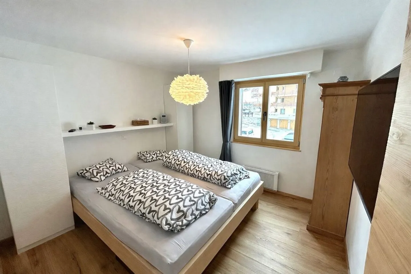 AN ALPINE GEM WITH PANORAMIC VIEW - Photo 6 of 9