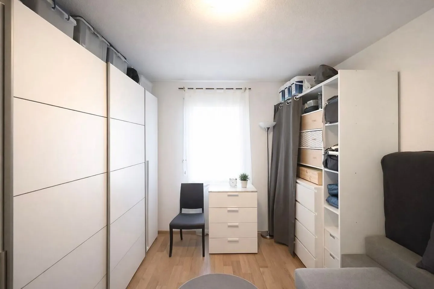 APPARTEMENT 4,5 PIÈCES AVEC VUE DÉGAGÉE SUR LES MONTAGNES - Photo 6 of 9