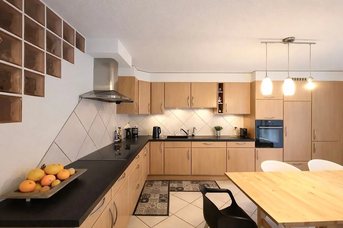 APPARTEMENT 4,5 PIÈCES AVEC VUE DÉGAGÉE SUR LES MONTAGNES - Photo 2 of 9