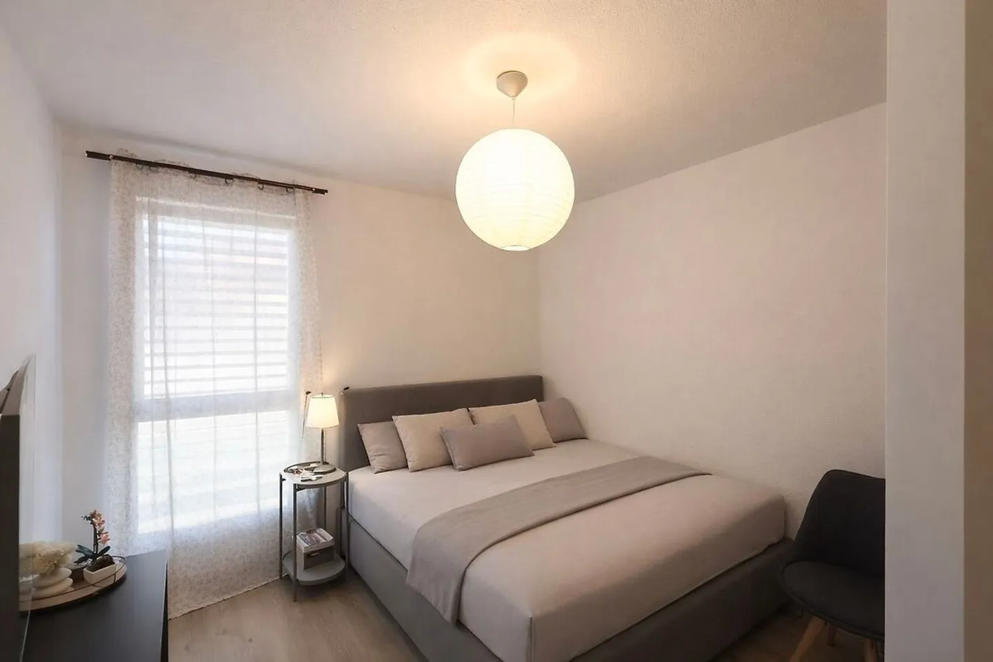 APPARTEMENT 4,5 PIÈCES AVEC VUE DÉGAGÉE SUR LES MONTAGNES - Photo 7 of 9