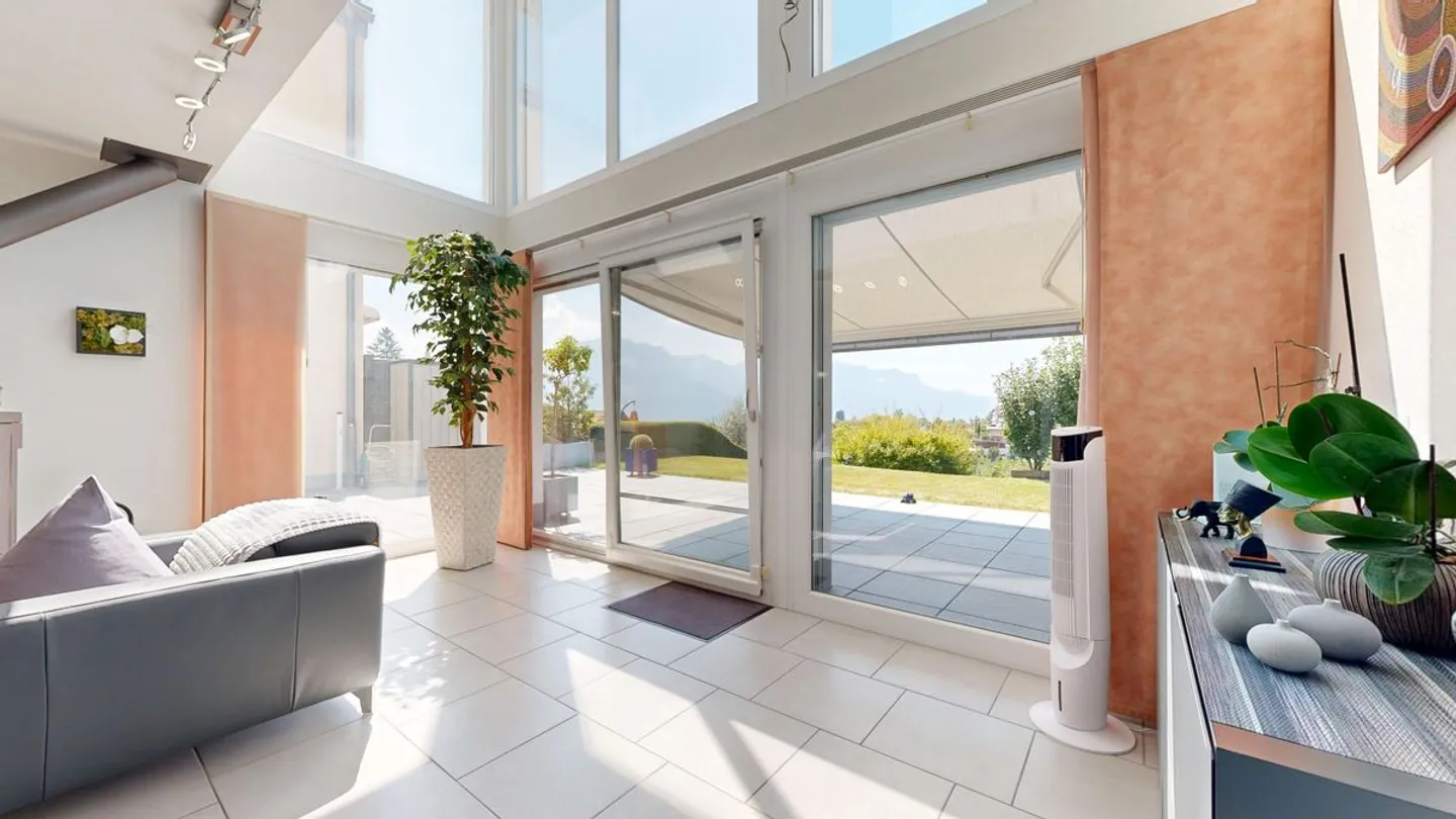 5.5-room house with unobstructed view of the lake and mountains - Photo 4 of 10