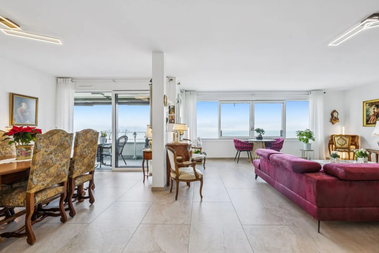 Exceptional apartment with lake & mountains panorama - Photo 7 of 13