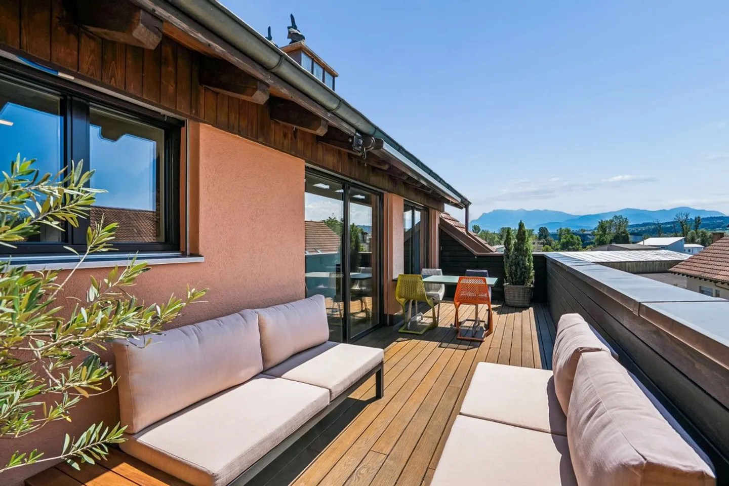 Wohlfühlwohnung an sonniger und ruhiger Lage mit herrlichem Weitblick - Photo 1 sur 13