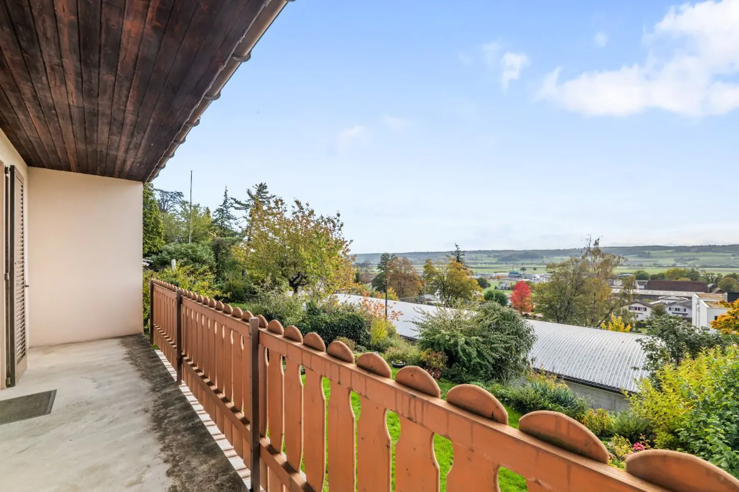 Maison jumelée avec jardin et vue dégagée - à rénover et pleine de potentiel ! - Photo 10 sur 11
