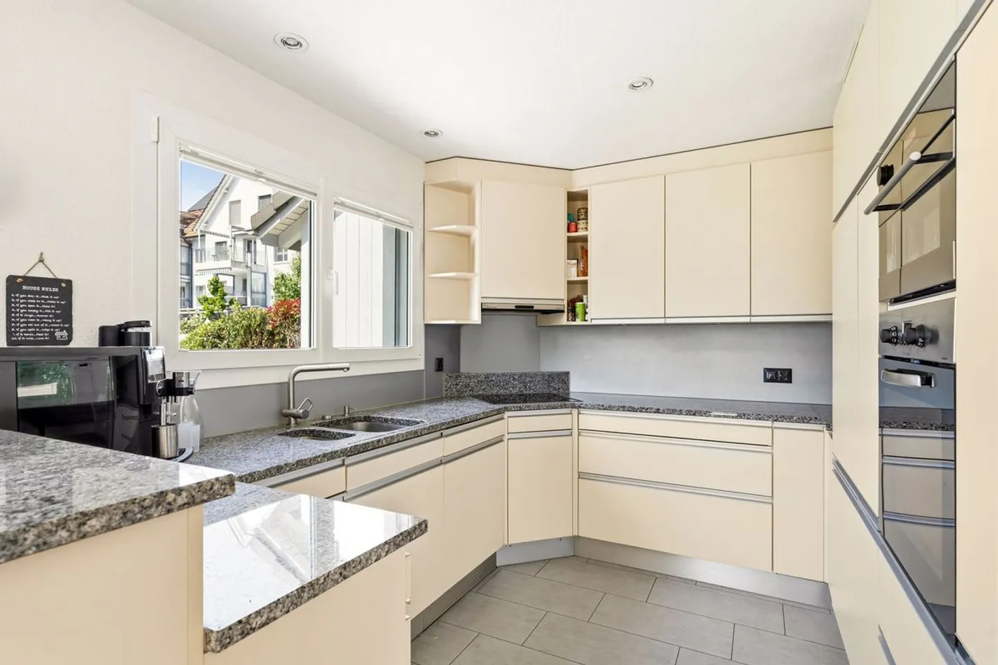 Maison individuelle spacieuse de 6,5 pièces à Wolfhausen ZH - Photo 7 sur 13