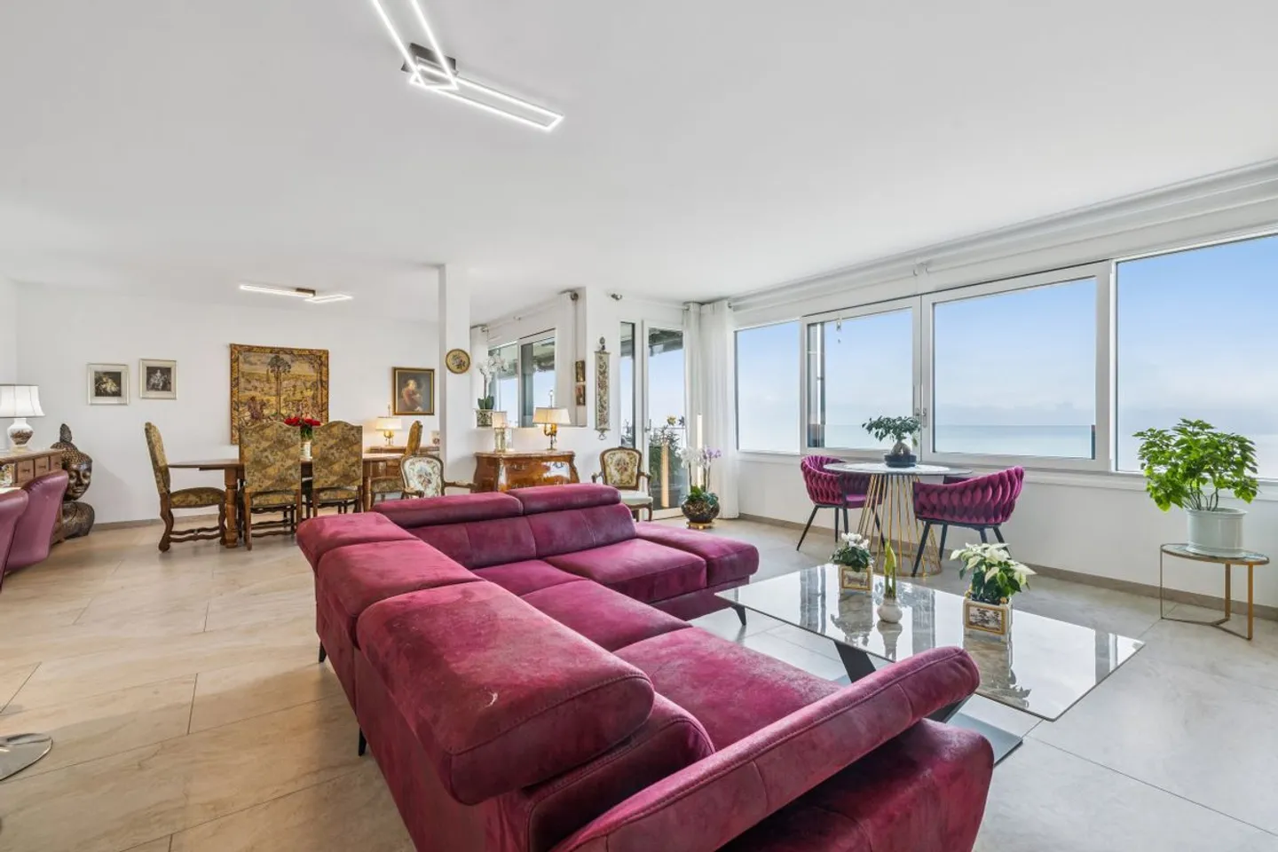 Exceptional apartment with lake & mountains panorama - Photo 9 of 13