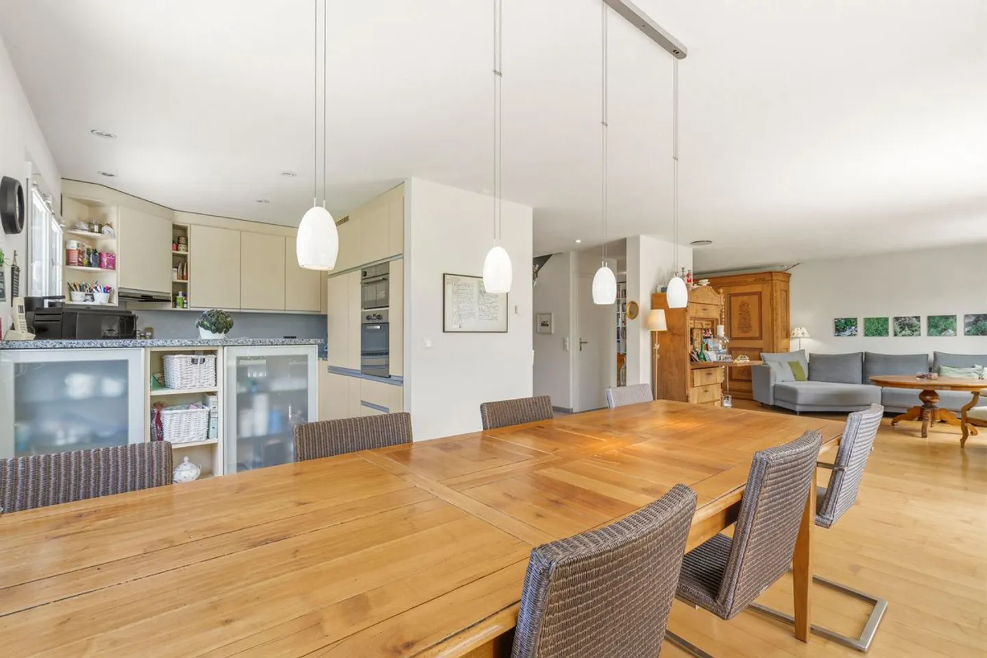 Maison individuelle spacieuse de 6,5 pièces à Wolfhausen ZH - Photo 5 sur 13