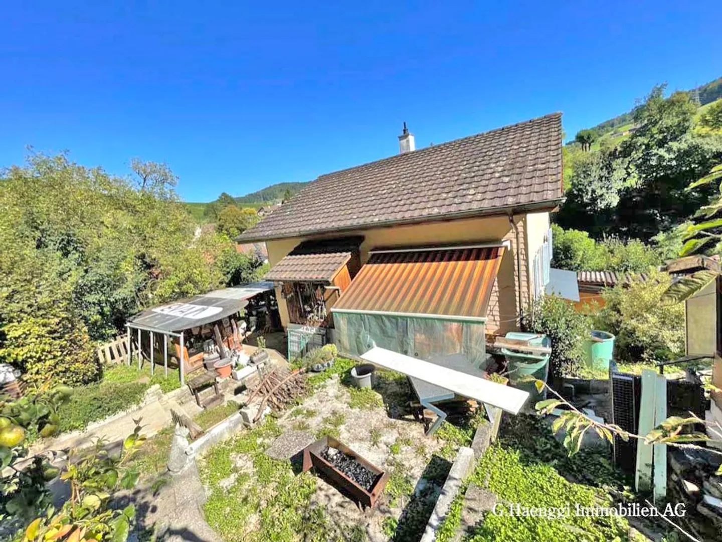Casa indipendente di 5,5 stanze con potenziale al confine della foresta - Foto 4 di 12