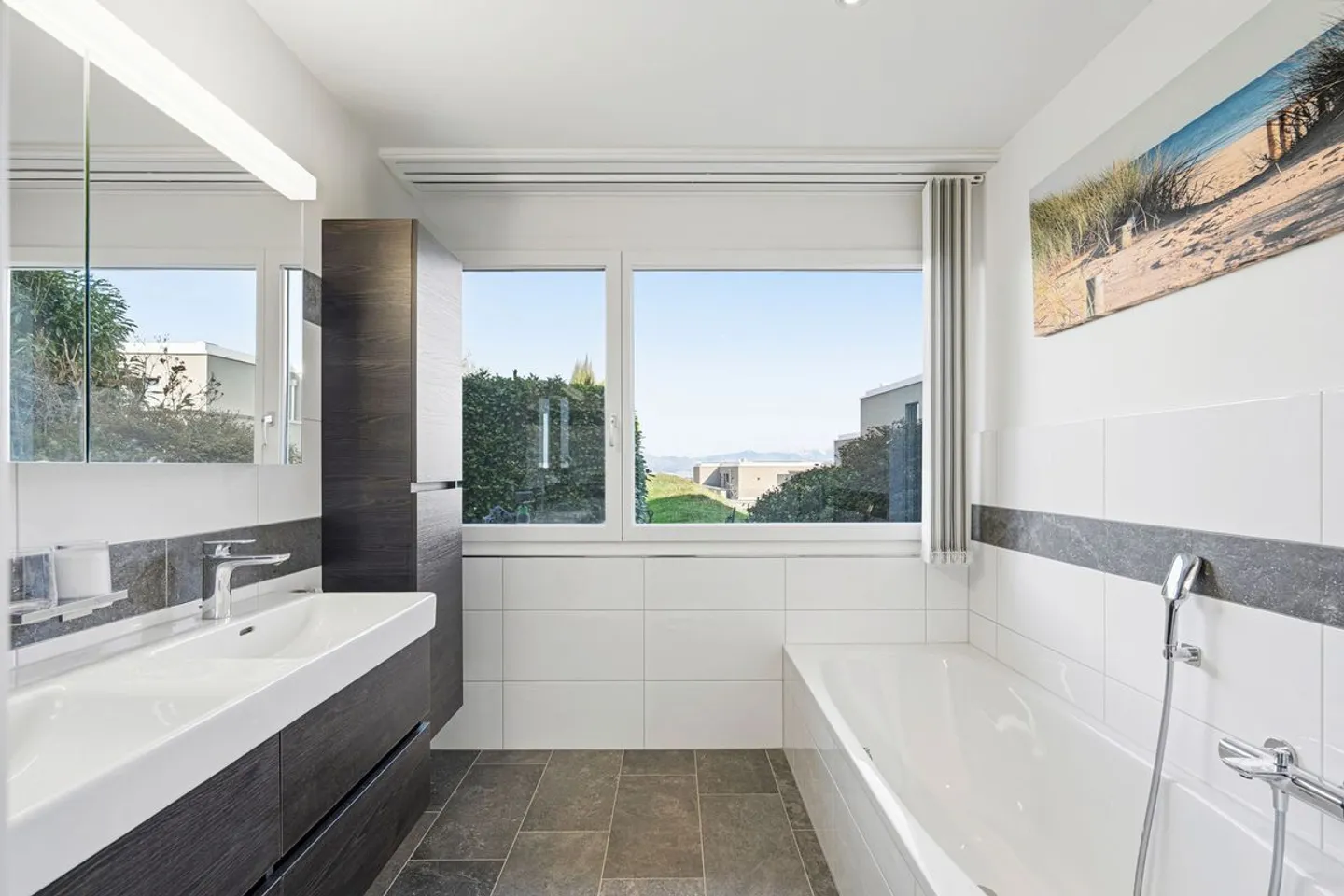 Luxury Terrace Apartment with Views - Photo 3 of 4