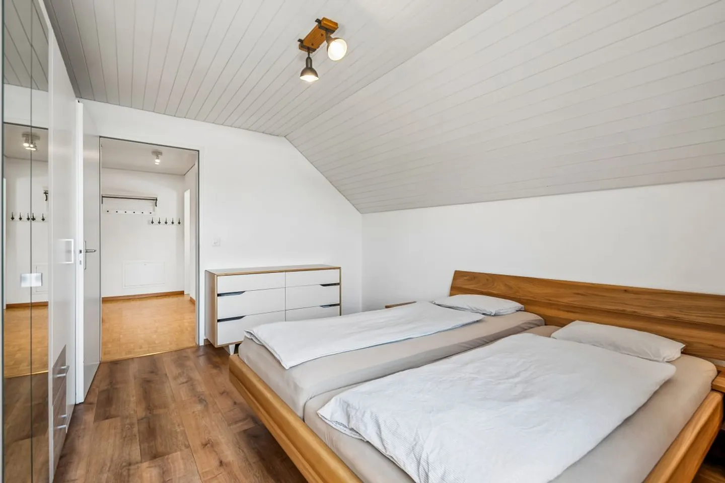 Wohlfühlwohnung an sonniger und ruhiger Lage mit herrlichem Weitblick - Photo 5 sur 13