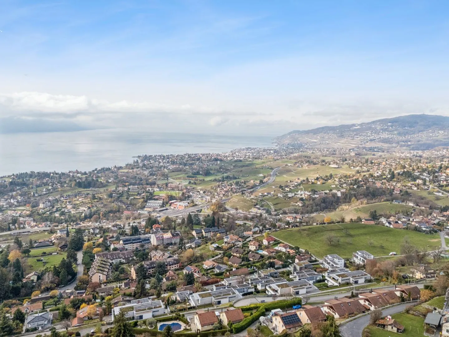 Exceptional apartment with lake & mountains panorama - Photo 1 of 13