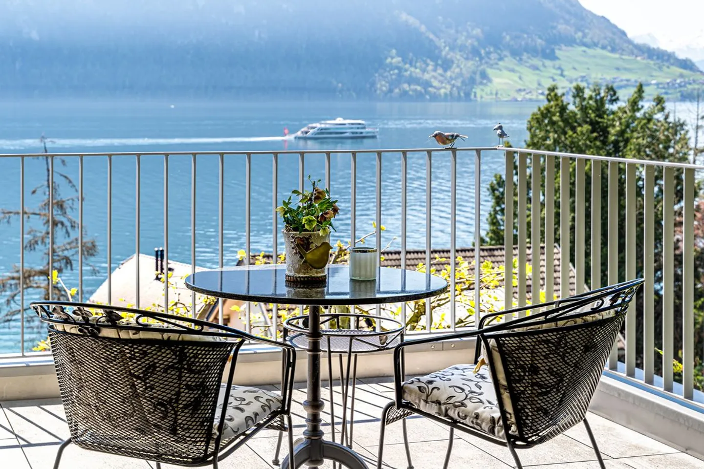 Wellness Oasis with phenomenal lake and mountain panorama - Photo 3 of 6