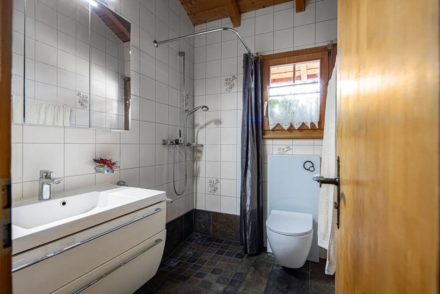 Charmantes Einfamilienhaus mit Panoramaaussicht in die Bündner Berge - Photo 12 sur 13