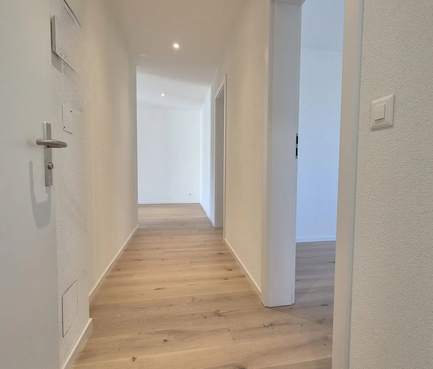 Completely renovated - with private washing machine - Photo 7 of 10