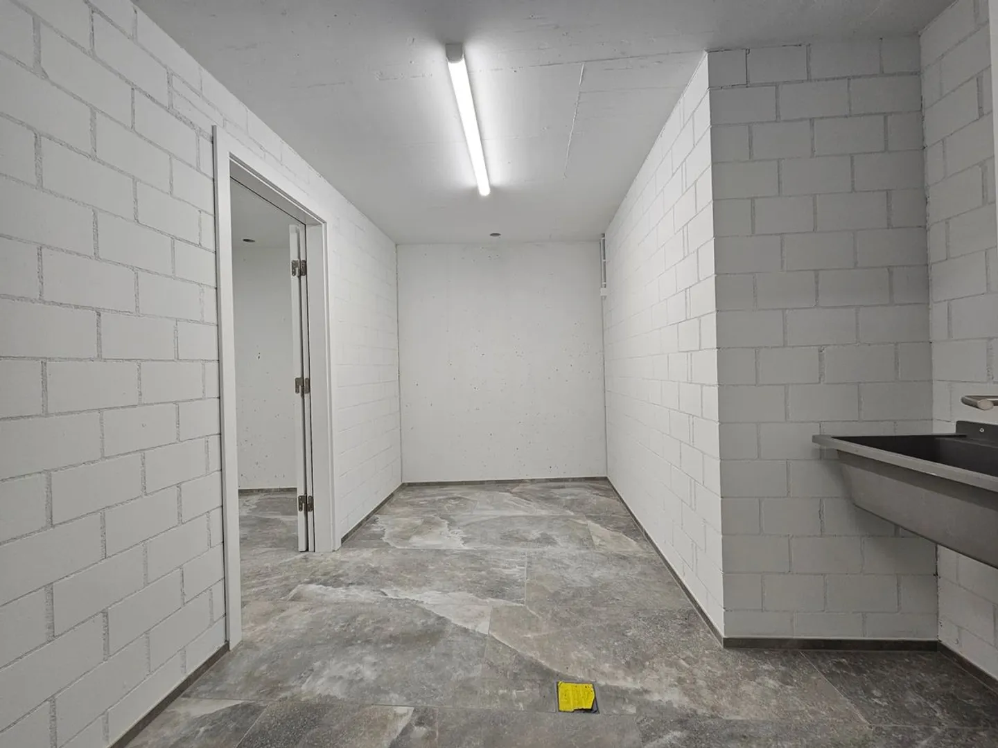 NEW BUILDING IN PRIME LOCATION (WHG-C) WITH GENEROUS SEATING AREA 40 m2 & PRIVATE LAUNDRY ROOM AND CELLAR (17.4 m2) - Photo 9 of 11
