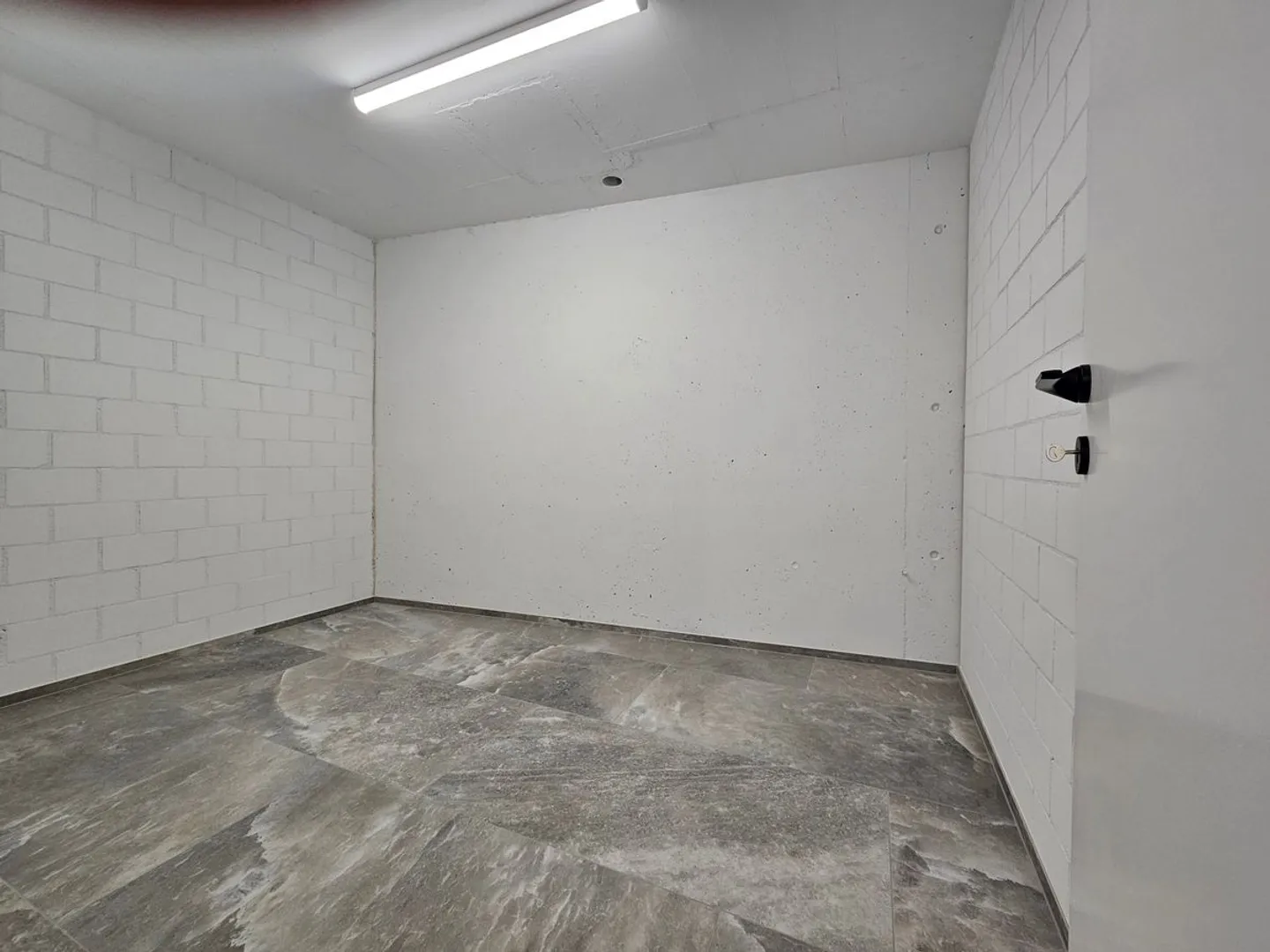 Modern Apartment in Central Location - Photo 5 of 7