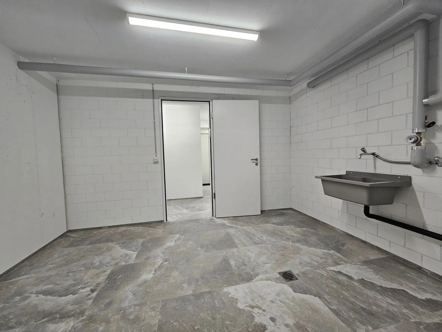 NEW BUILD IN A TOP LOCATION (APARTMENT-B) WITH SPACIOUS TERRACE 88M2 AND PRIVATE LAUNDRY ROOM AND CELLAR (23 m2) - Photo 8 of 11
