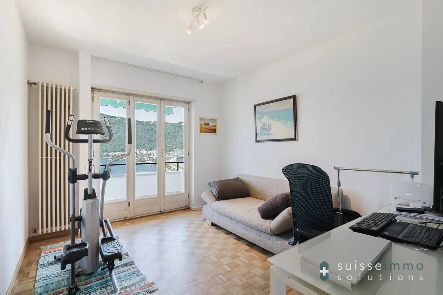 Interessante Attico 4,5 Locali Vista Lago in bifamiliare - Da rinnovare  - Foto 8 di 13