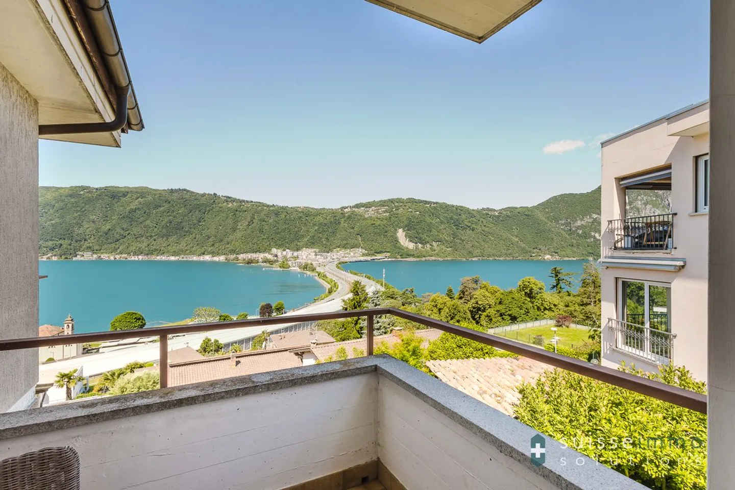 Interessante Attico 4,5 Locali Vista Lago in bifamiliare - Da rinnovare  - Foto 7 di 13