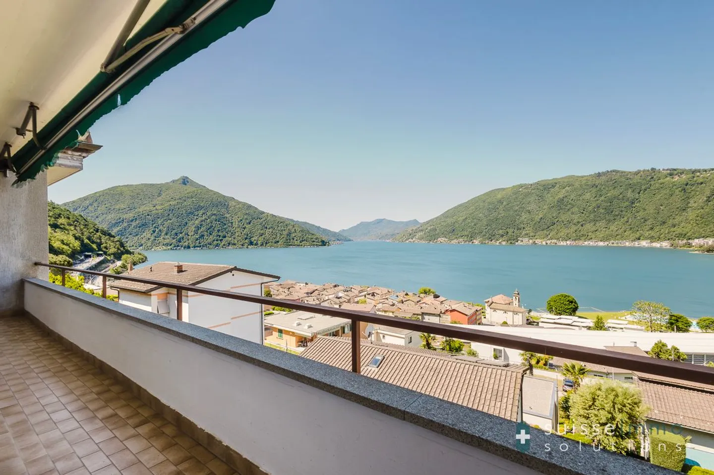 Interessante Attico 4,5 Locali Vista Lago in bifamiliare - Da rinnovare  - Foto 1 di 13