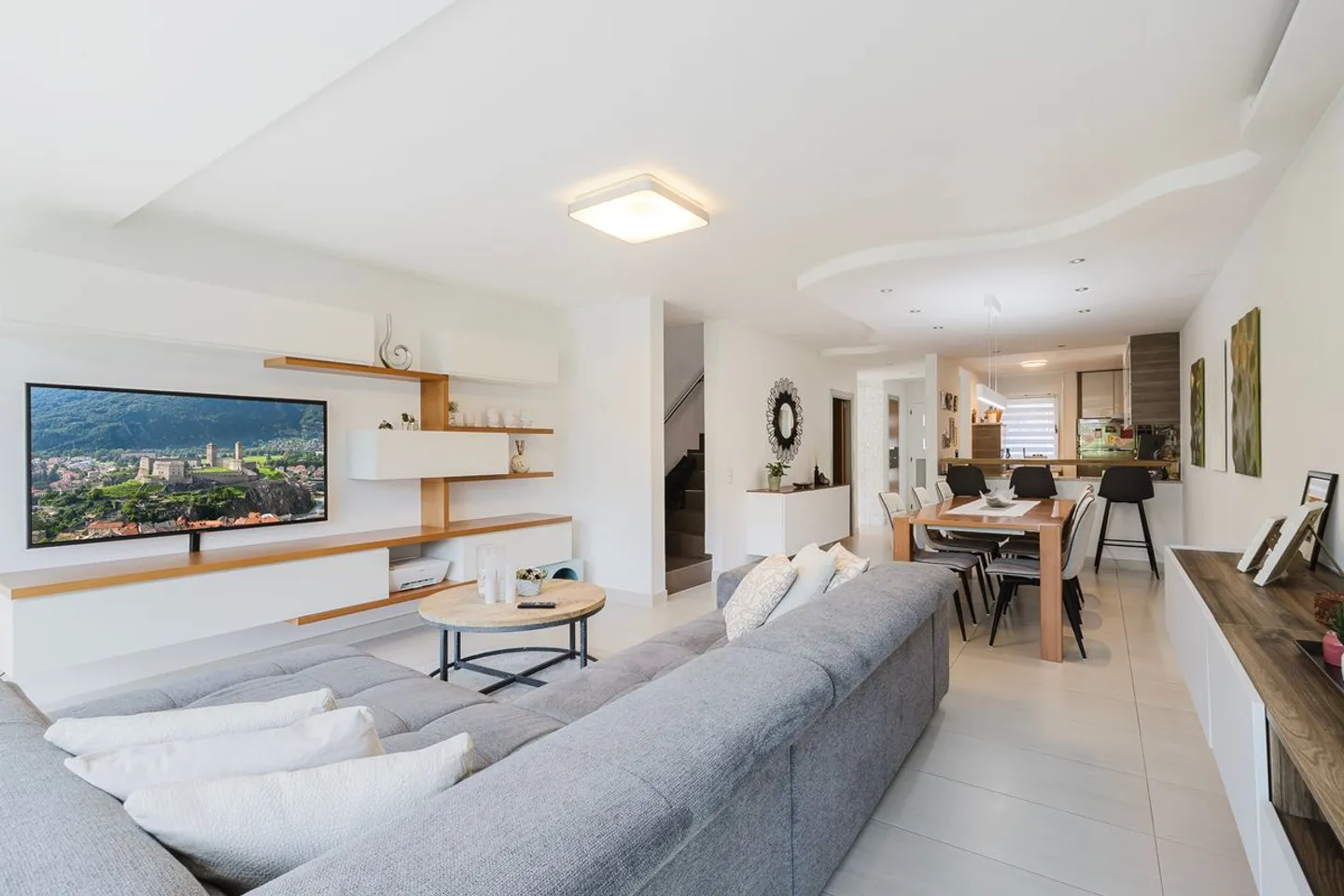 ELEGANCE AND CONTEMPORARY COMFORT? MODERN HOUSE WITH A VIEW IN GUDO - Photo 3 of 13