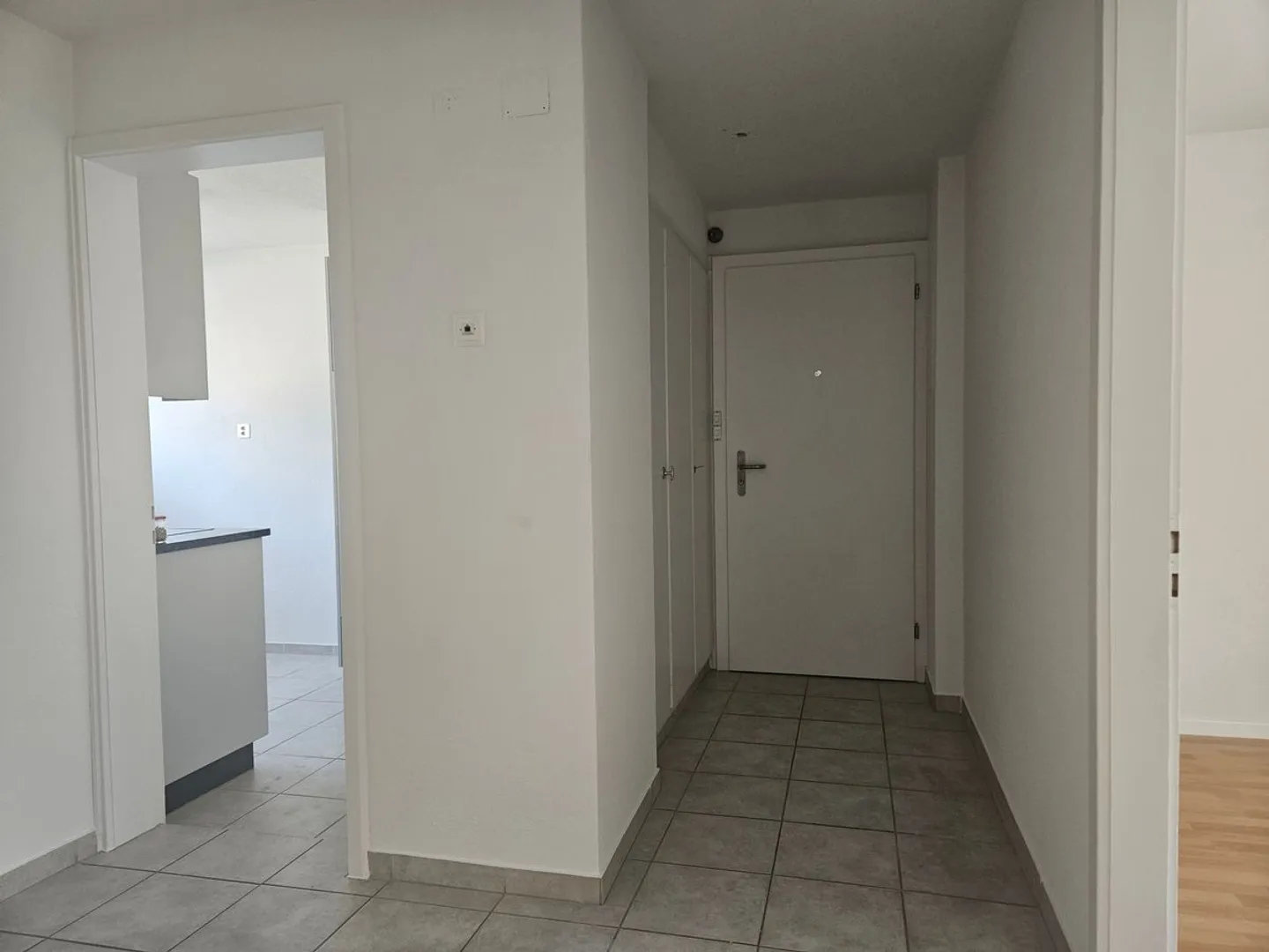 BRIGHT AND SPACIOUS IN A GOOD LOCATION - Photo 8 of 11