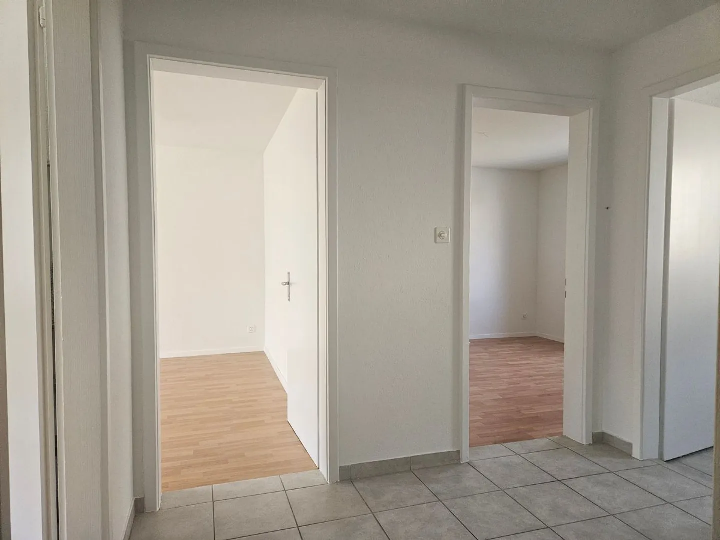 BRIGHT AND SPACIOUS IN A GOOD LOCATION - Photo 9 of 11