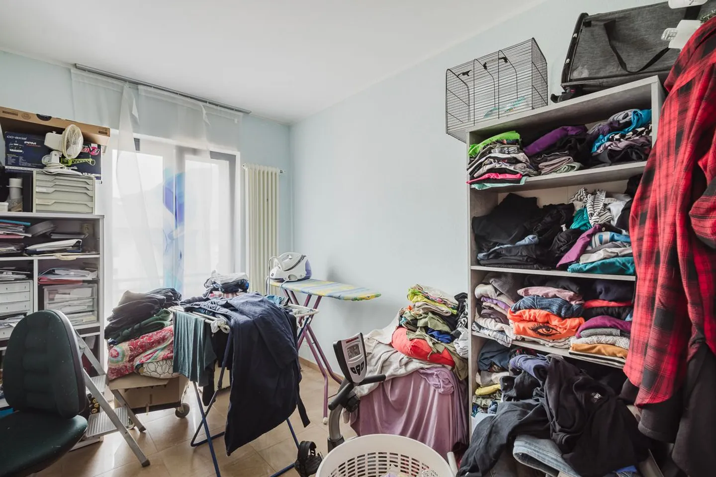 Bright and spacious 138 sqm apartment just steps from the center of Giubiasco - Photo 9 of 13