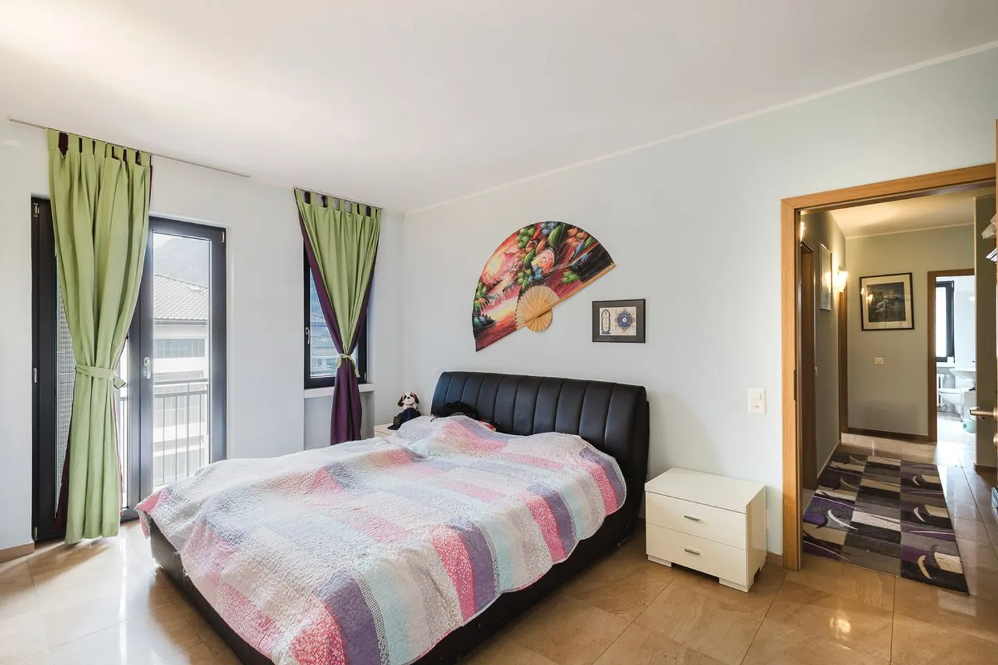 Bright and spacious 138 sqm apartment just steps from the center of Giubiasco - Photo 12 of 13