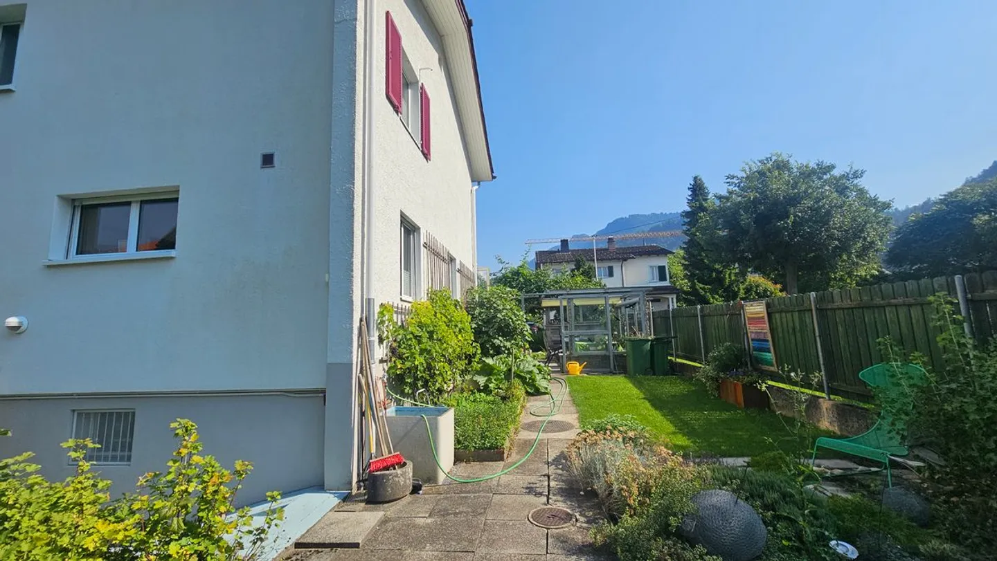GROSSZÜGIGES WOHNEN MIT GARTEN UND BERGBLICK - Foto 4 von 10