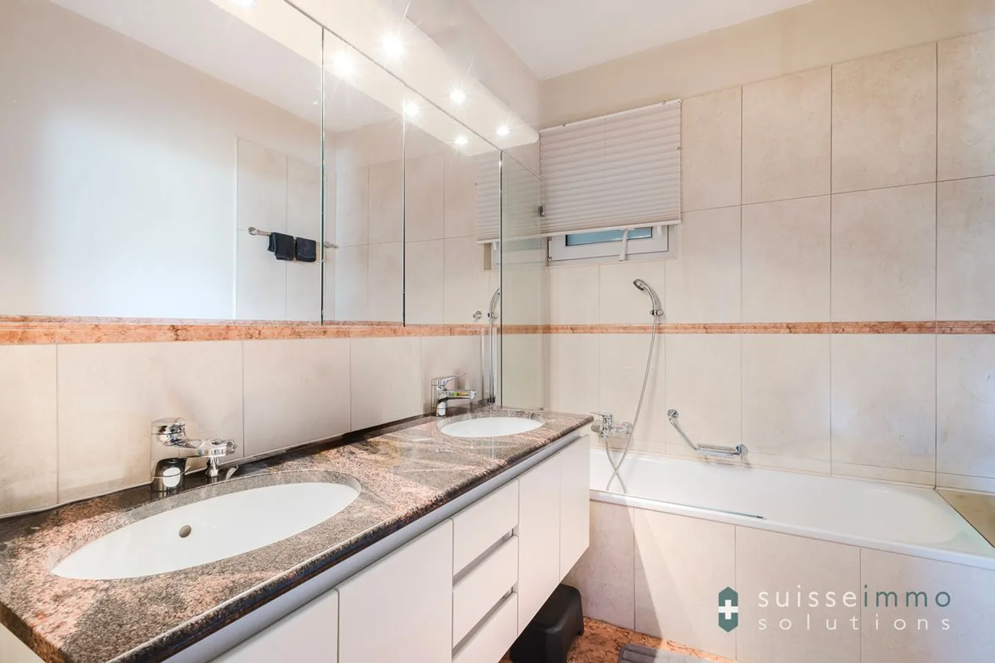 Einfamilienhaus mit offener Aussicht in prestigeträchtiger Lage - Foto 8 von 13