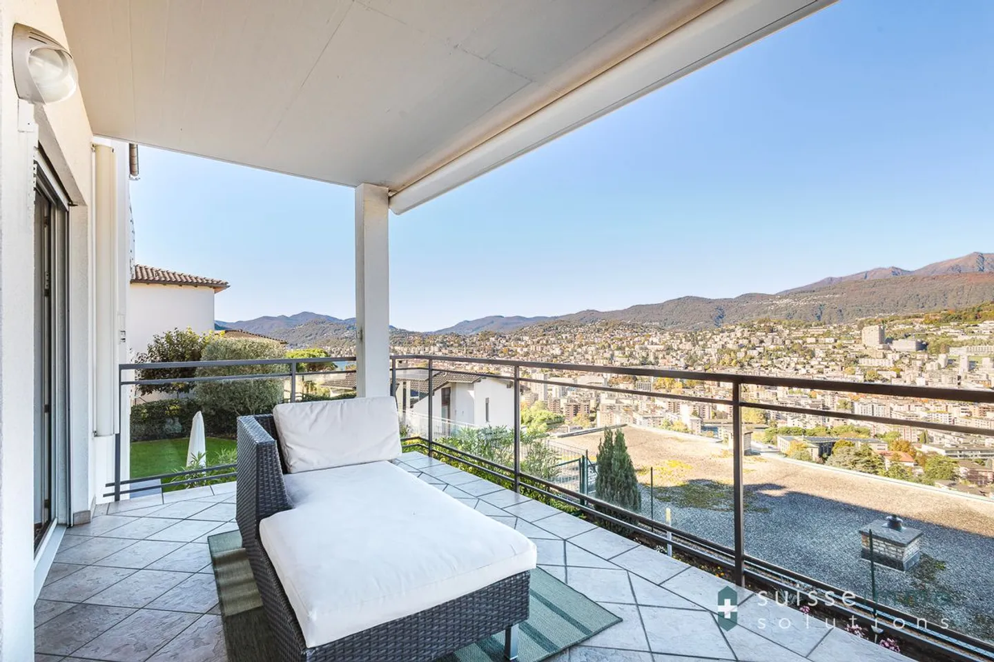 Einfamilienhaus mit offener Aussicht in prestigeträchtiger Lage - Foto 1 von 13