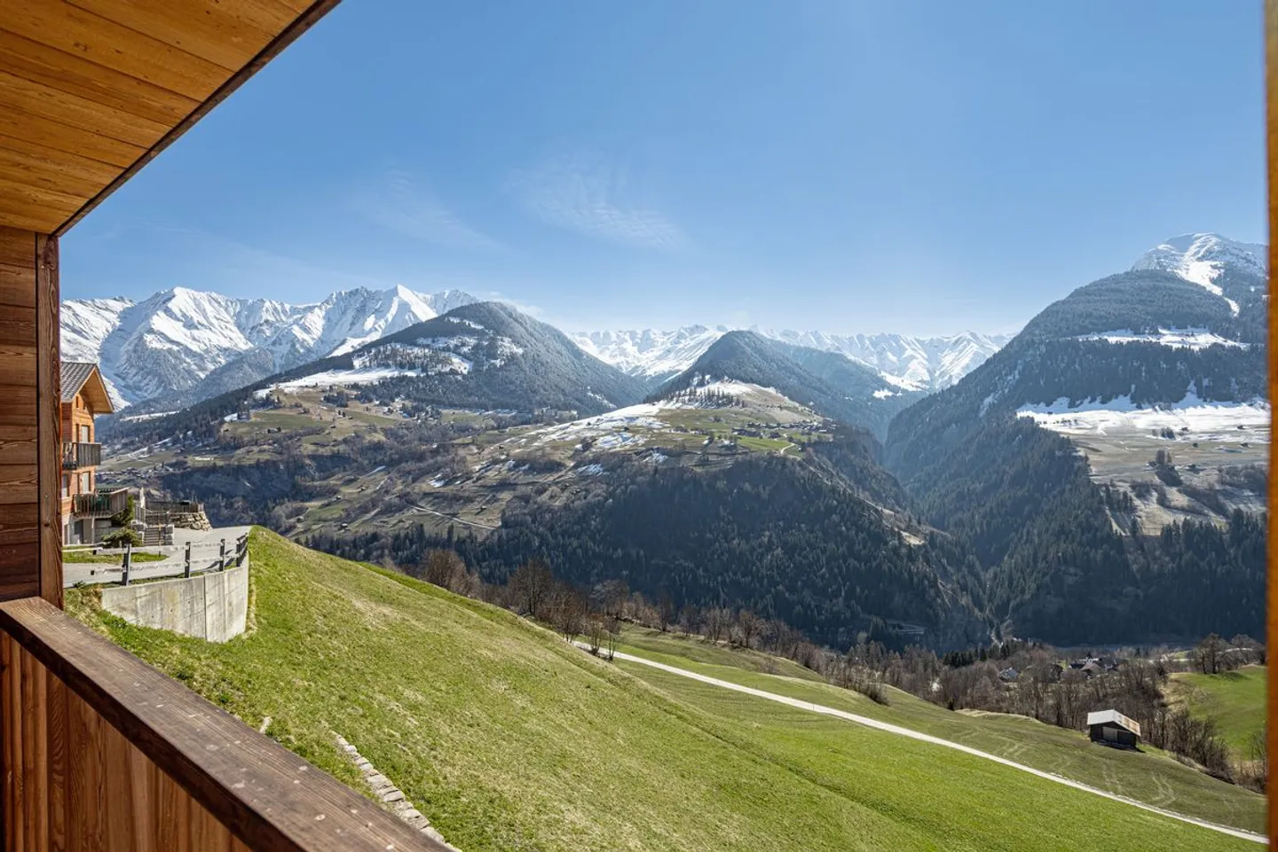 Attractive 3.5 Room Maisonette Apartment - Photo 5 of 13