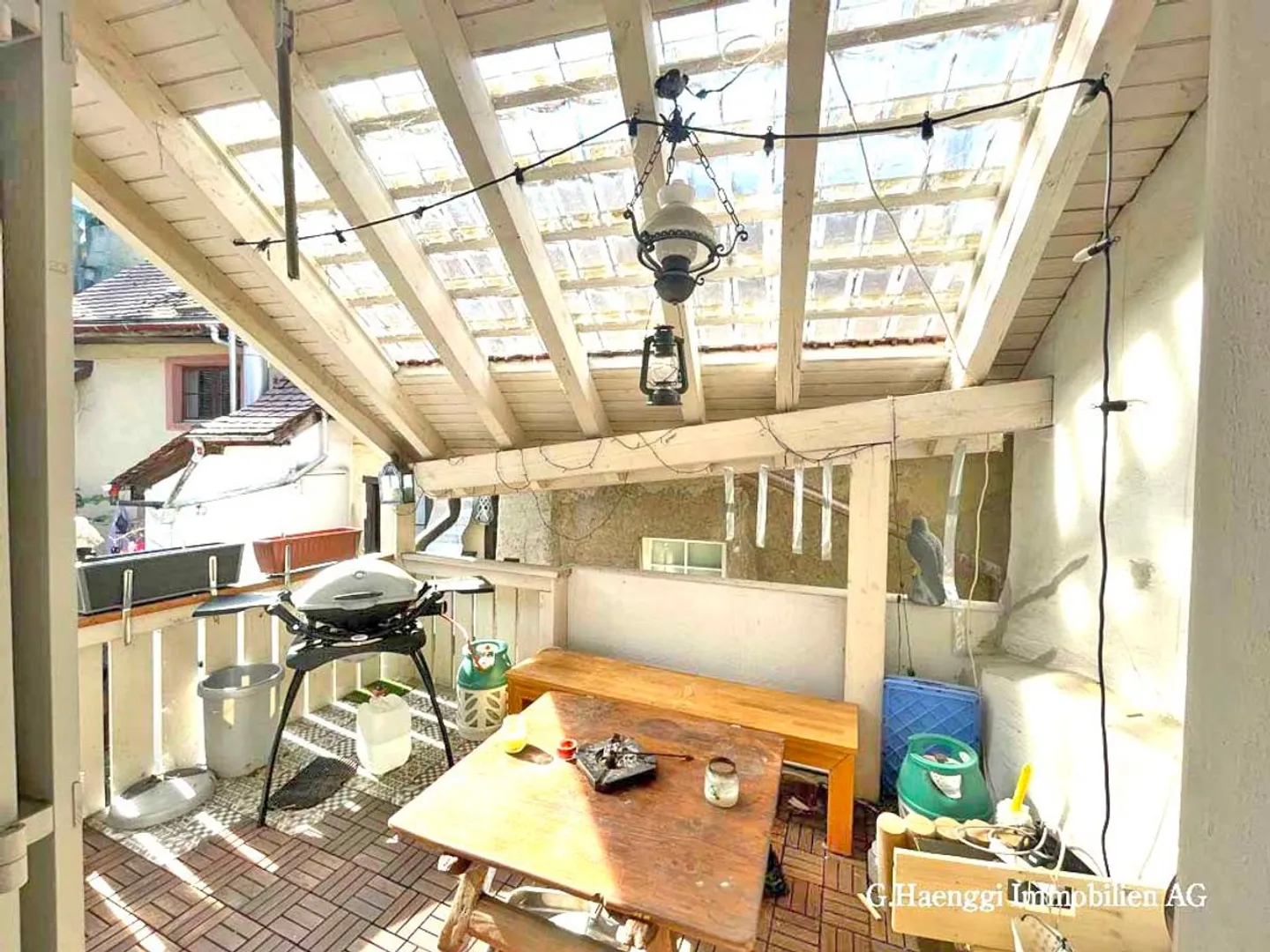 Appartement en duplex spacieux et lumineux de 5 1/2 pièces avec balcon dans la vieille ville - Photo 4 sur 13