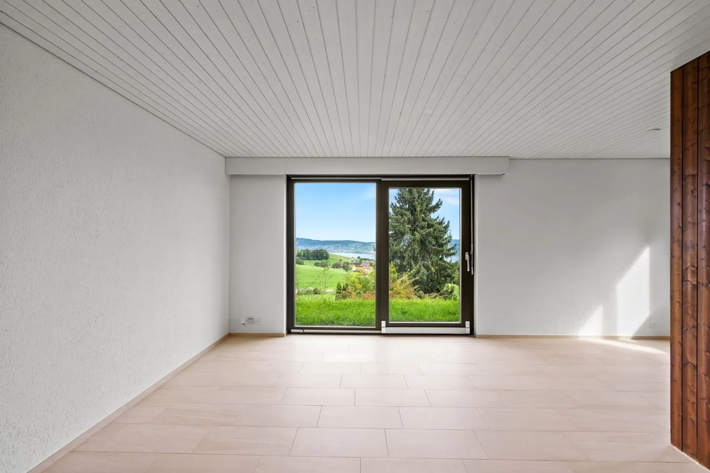 Charmante Wohnung mit Seeblick - Foto 2 von 9