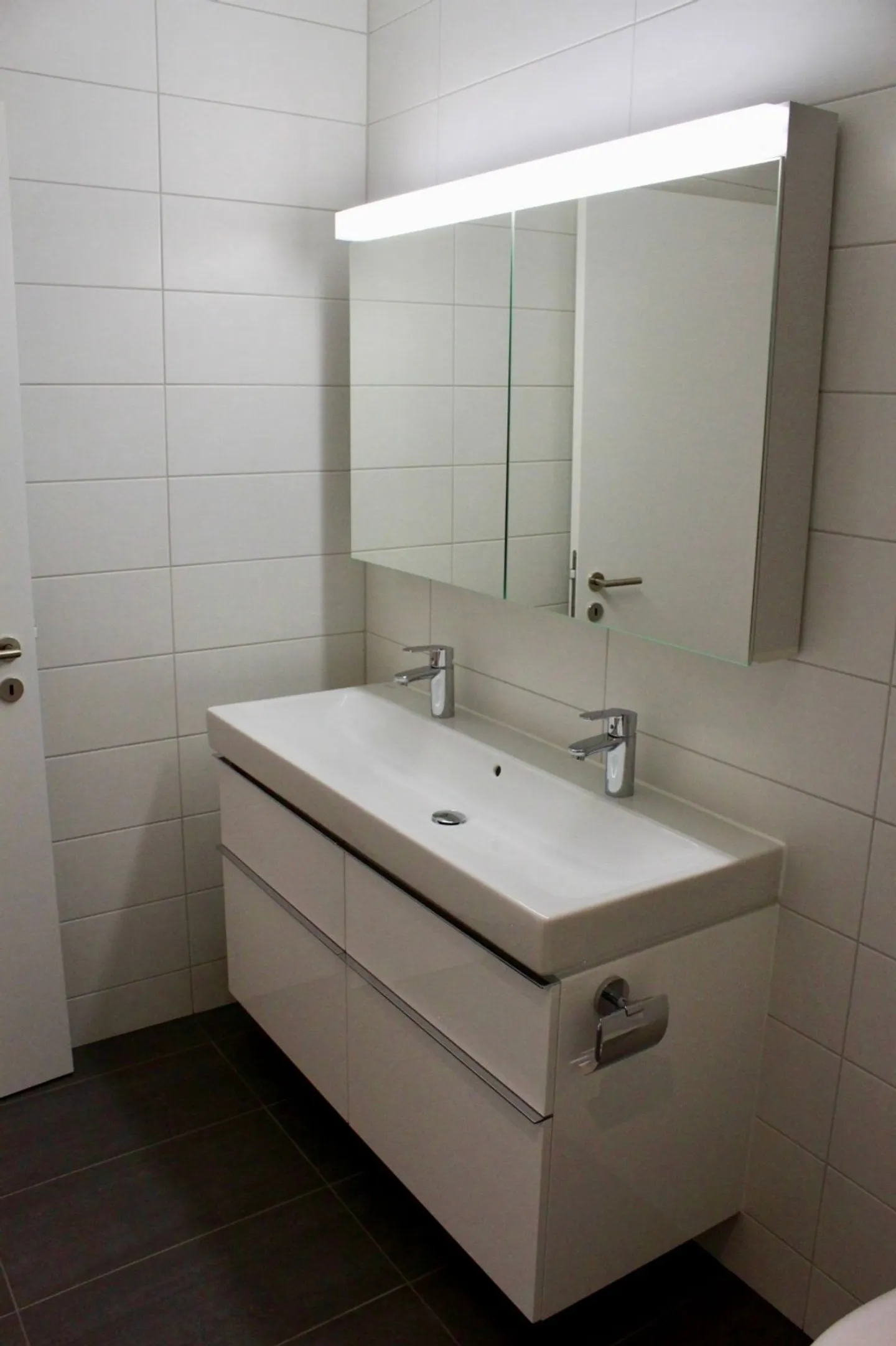 Living with Style - Quiet, Central and Close to Everything - Photo 8 of 10