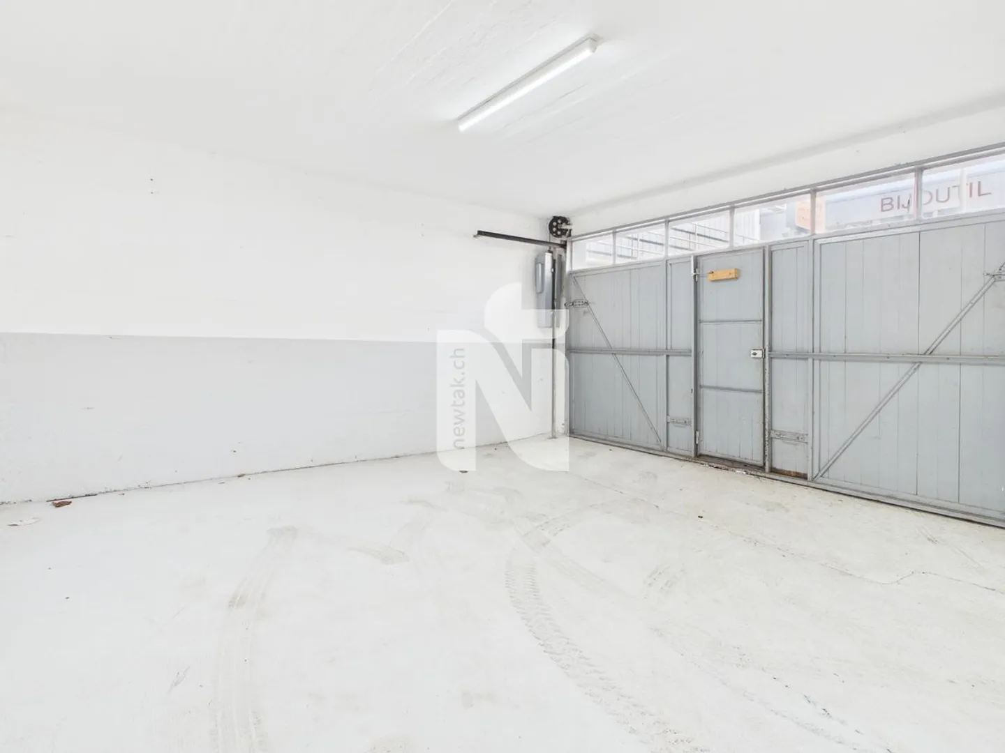 Geräumige Einstellhalle in Allschwil - Foto 5 von 6