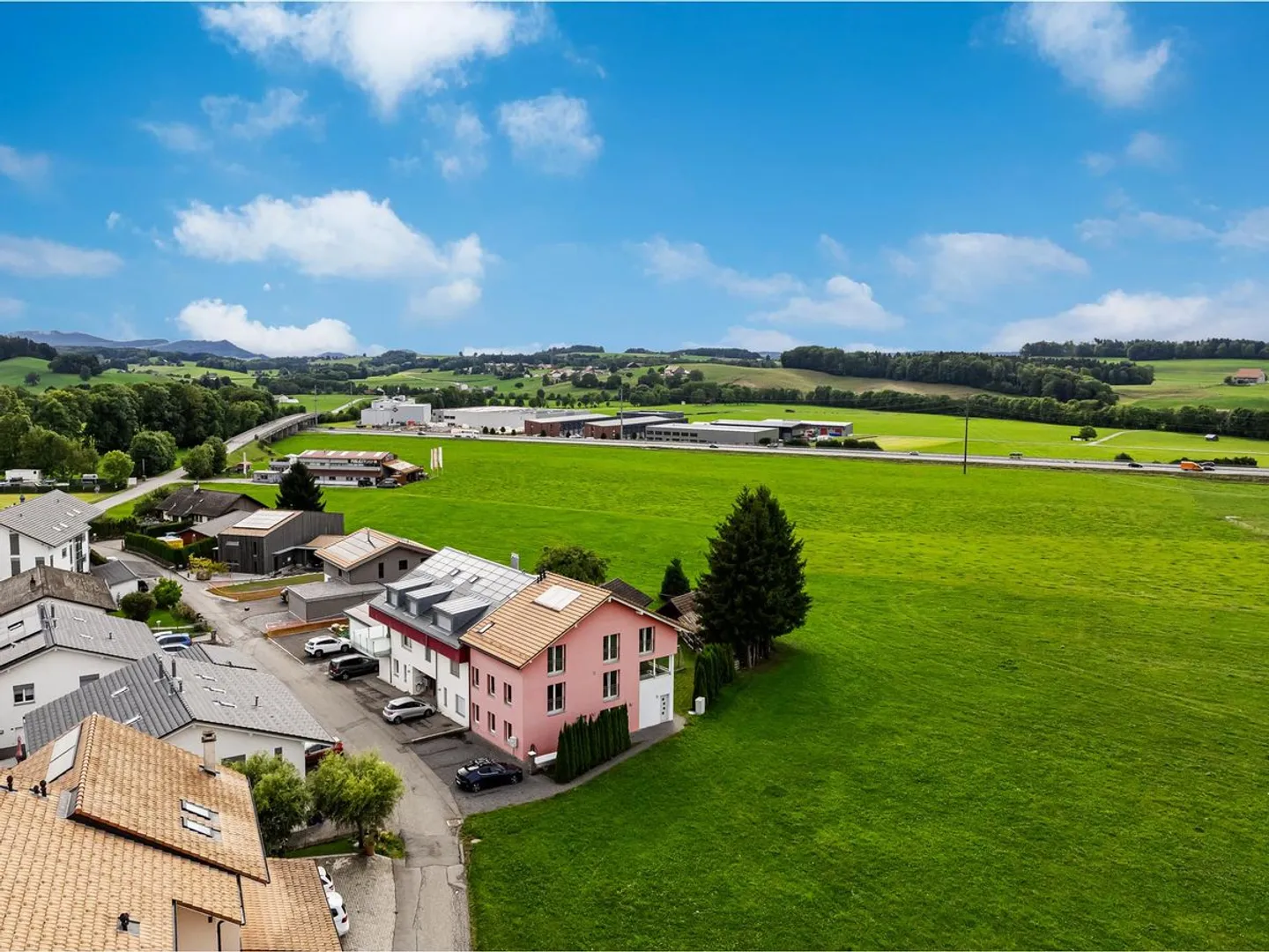 Clever investieren in Semsales - 2 Wohnungen, 9 Zimmer, 1.000 Projekte - Foto 1 von 13