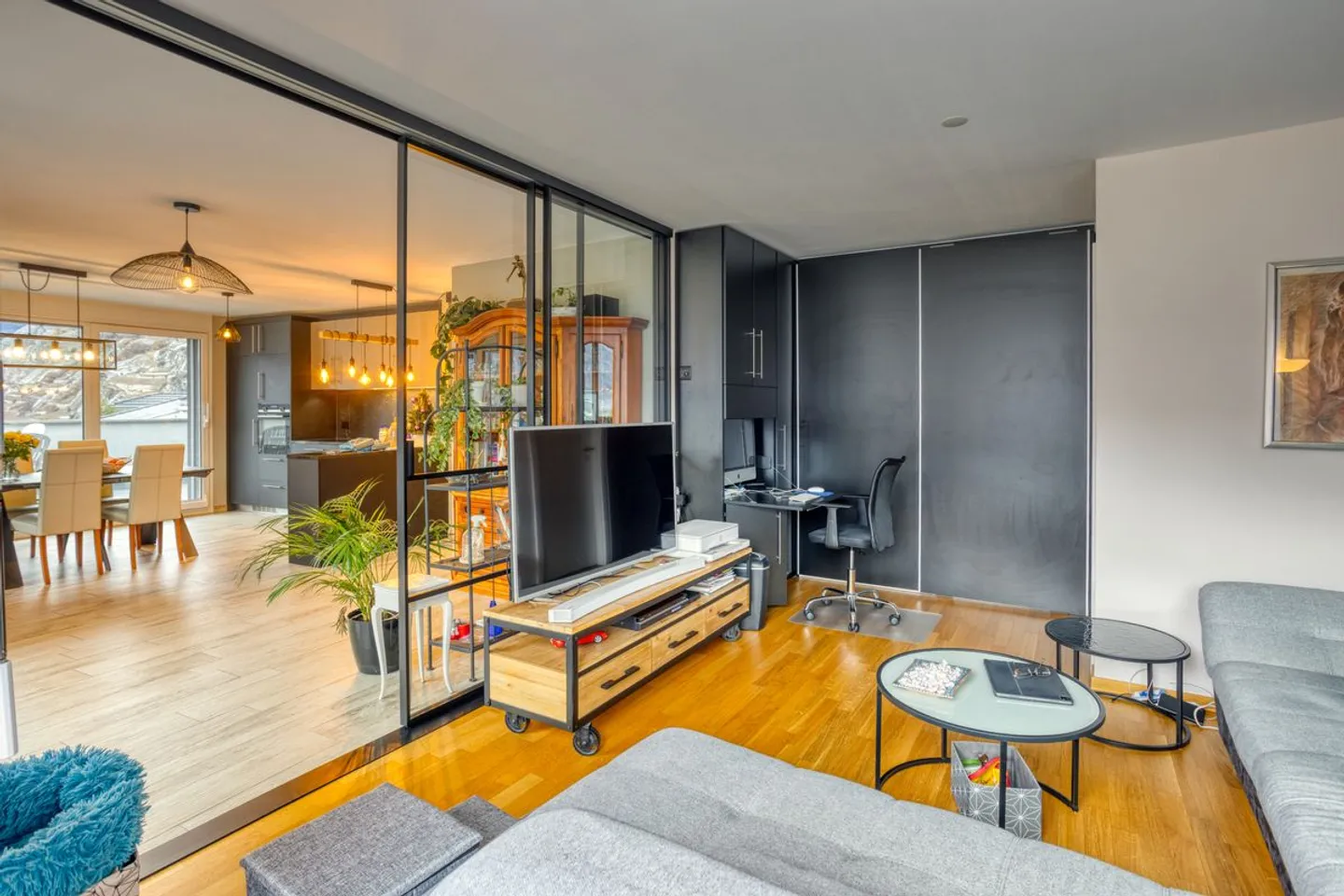 MODERN PENTHOUSE WITH SPECTACULAR VIEW - Photo 2 of 7