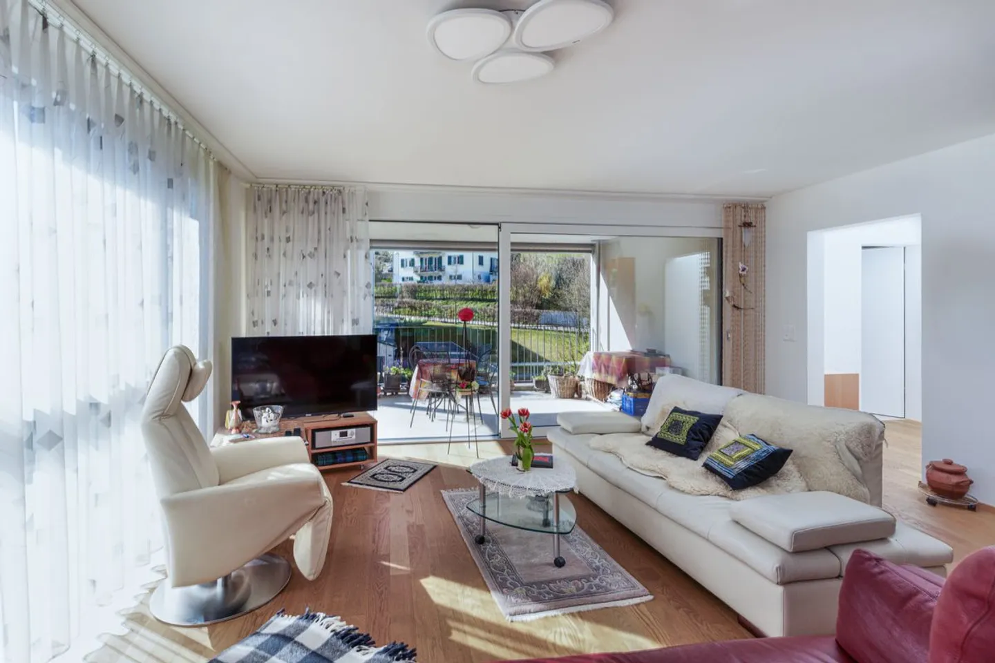 Sunny Home for the Whole Family - Photo 2 of 9