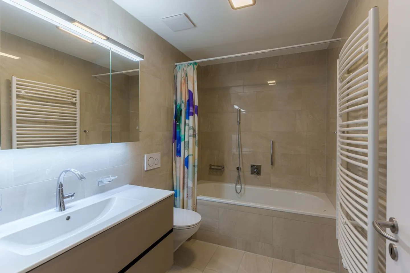 Sunny Home for the Whole Family - Photo 8 of 9