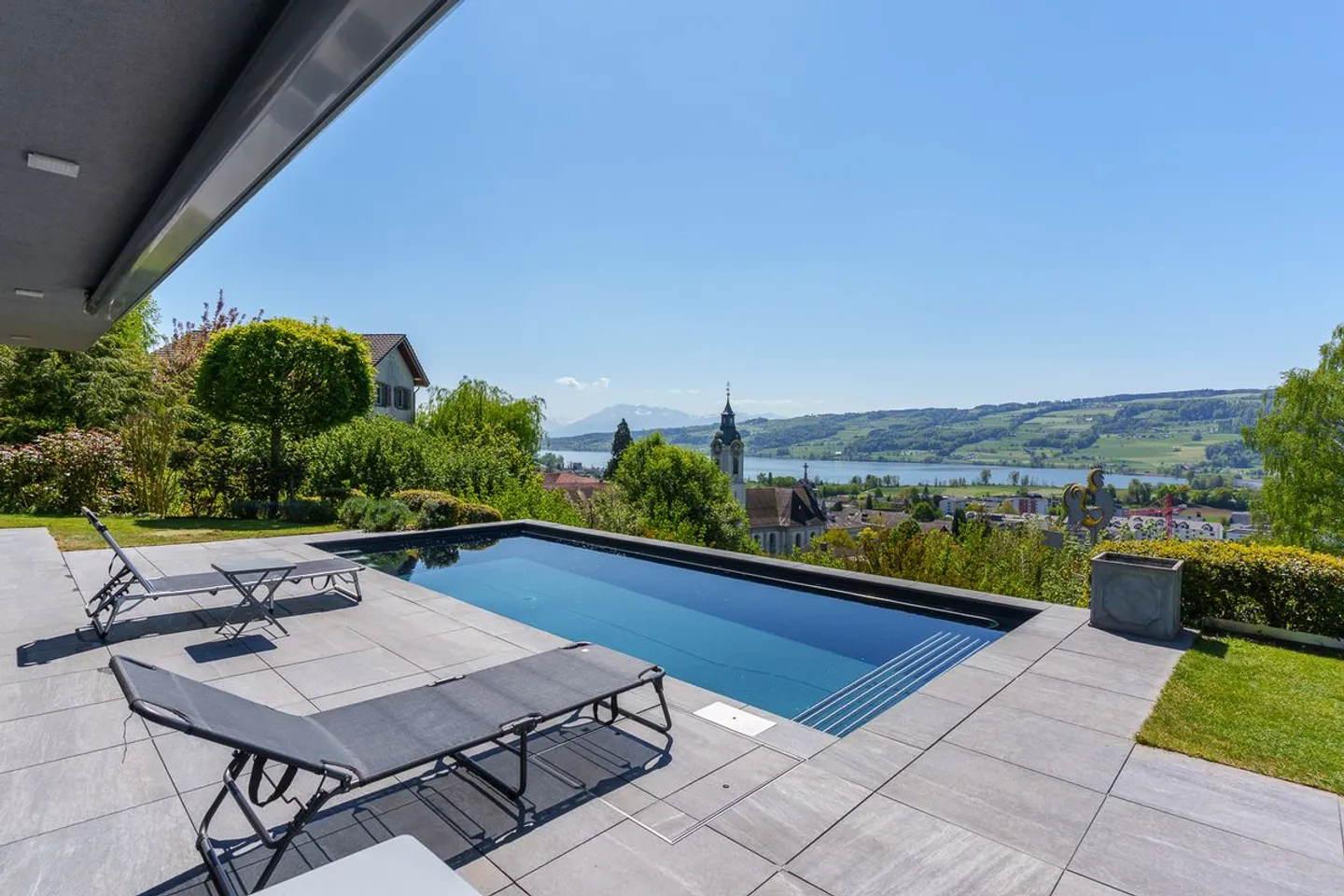 Highest living comfort and stylish quality of life - Photo 7 of 9