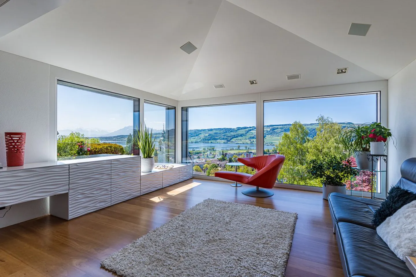 Highest living comfort and stylish quality of life - Photo 4 of 9