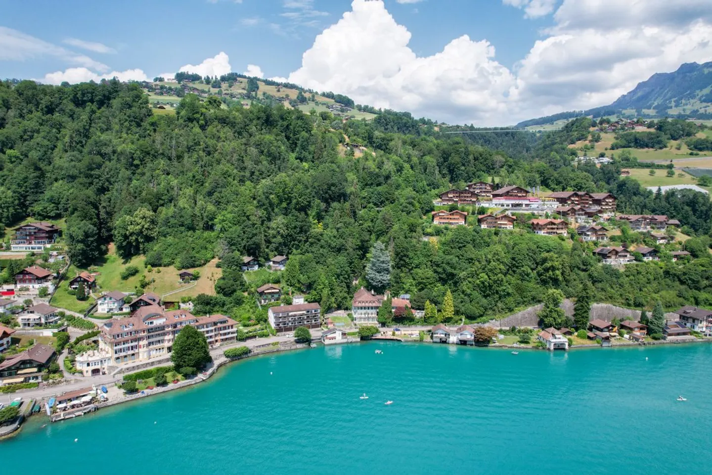 Classic-elegant with lake view: Historic property in Gunten - Photo 2 of 13