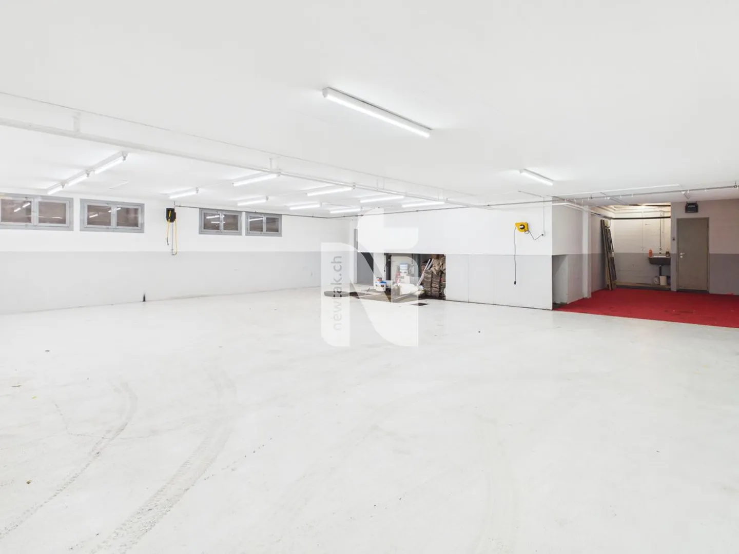 Geräumige Einstellhalle in Allschwil - Foto 3 von 6