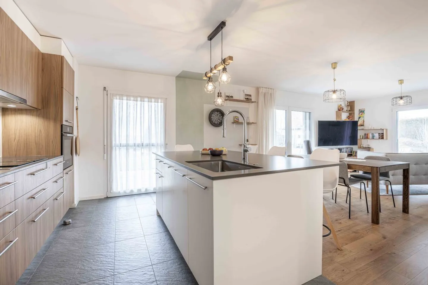 Appartement 3,5 pièces exceptionnel en rez de jardin - Foto 2 di 9